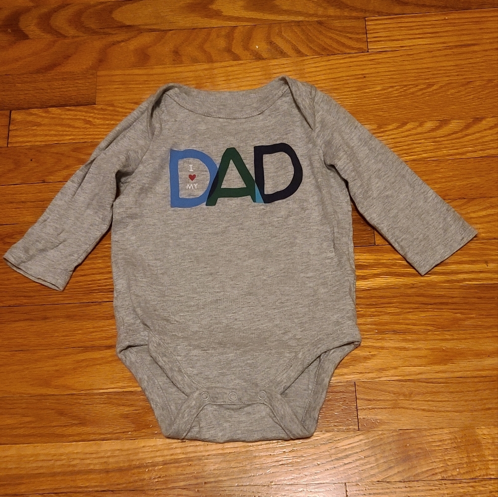 20 for $10 - baby GAP Infant 3-6m Gray "I ❤️ my Dad" Long Sleeve Onesie